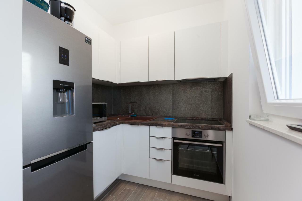 Luxury Villa Aria, Apartment โตรกีร์ ภายนอก รูปภาพ