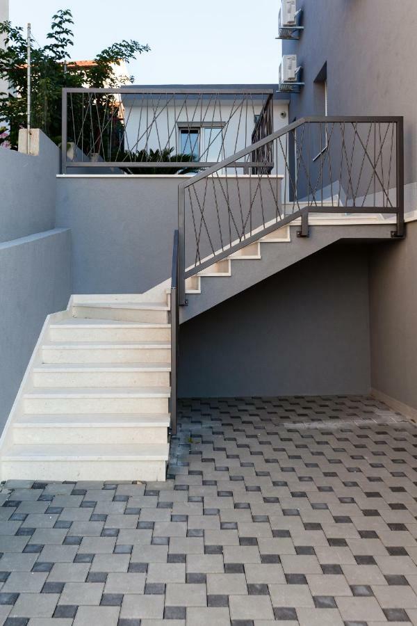 Luxury Villa Aria, Apartment โตรกีร์ ภายนอก รูปภาพ