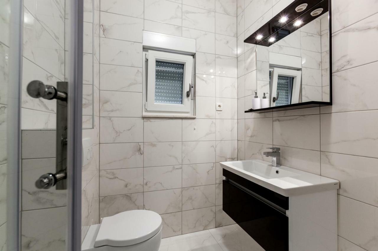 Luxury Villa Aria, Apartment โตรกีร์ ภายนอก รูปภาพ